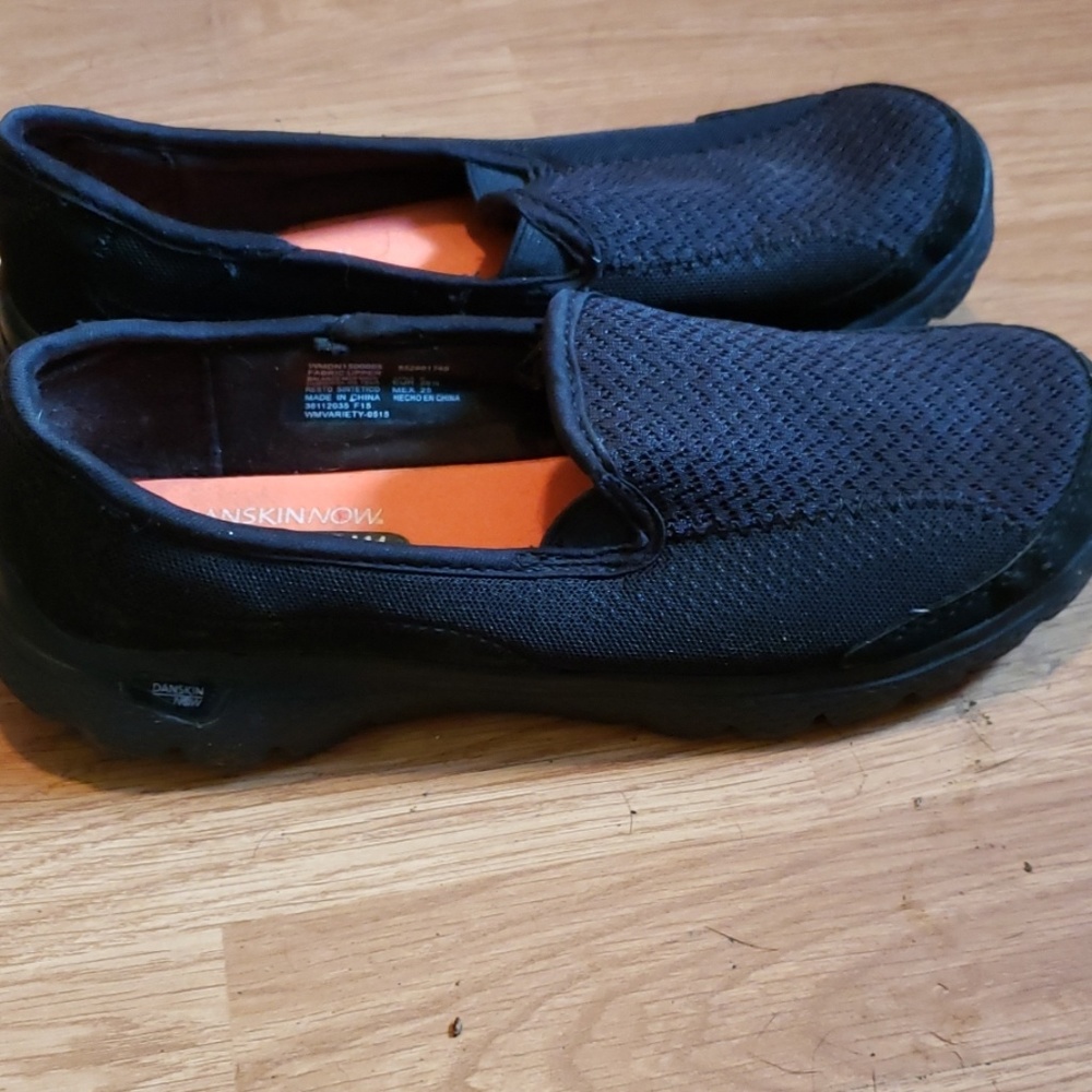 Danskin memory foam slip on shoes